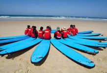 Μαθήματα Σερφ με τους Go Ride A Wave | Αυστραλία