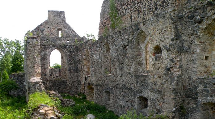 Τα τρία εντυπωσιακά κάστρα της Σιγκούλντα | Λετονία