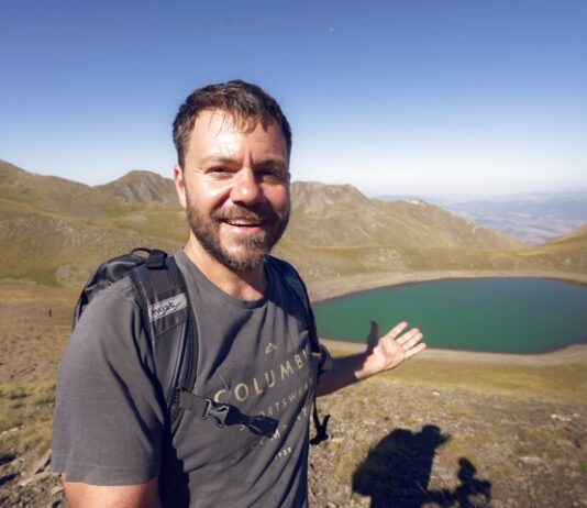 Happy Traveller στον Γράμμο | Ολόκληρο επεισόδιο