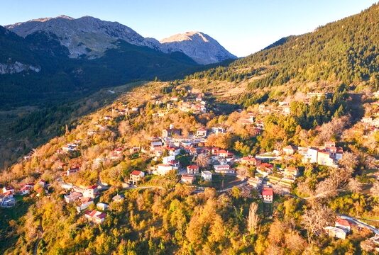 ΚΑΛΟΣΚΟΠΗ: Ταξίδι στο μπαλκόνι της Γκιώνας