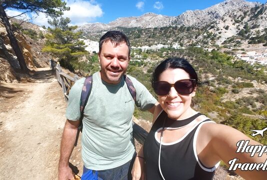 Αυτό το Σάββατο ταξιδεύουμε ξανά στην Κάρπαθο με τον Happy Traveller (επανάληψη) ηλέκτρα και ευτυχής σε πεζοπορία στην καρπάθο με θέα το αιγαίο