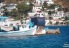 εικόνα από το λιμάνι της Πάτμου με καΐκια και φόντο τη Χώρα.