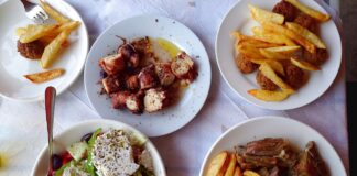 Λαχταριστά πιάτα στην ταβέρνα Γιώργος στο Αγαθονήσι.