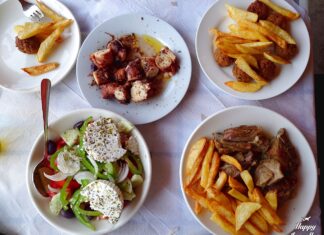 Λαχταριστά πιάτα στην ταβέρνα Γιώργος στο Αγαθονήσι.