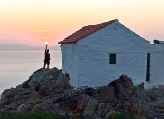 ΑΙΓΙΝΑ: Το πρόγραμμα του Happy Traveller Η ήρεμη πλευρρά του νησιού της Αίγινας
