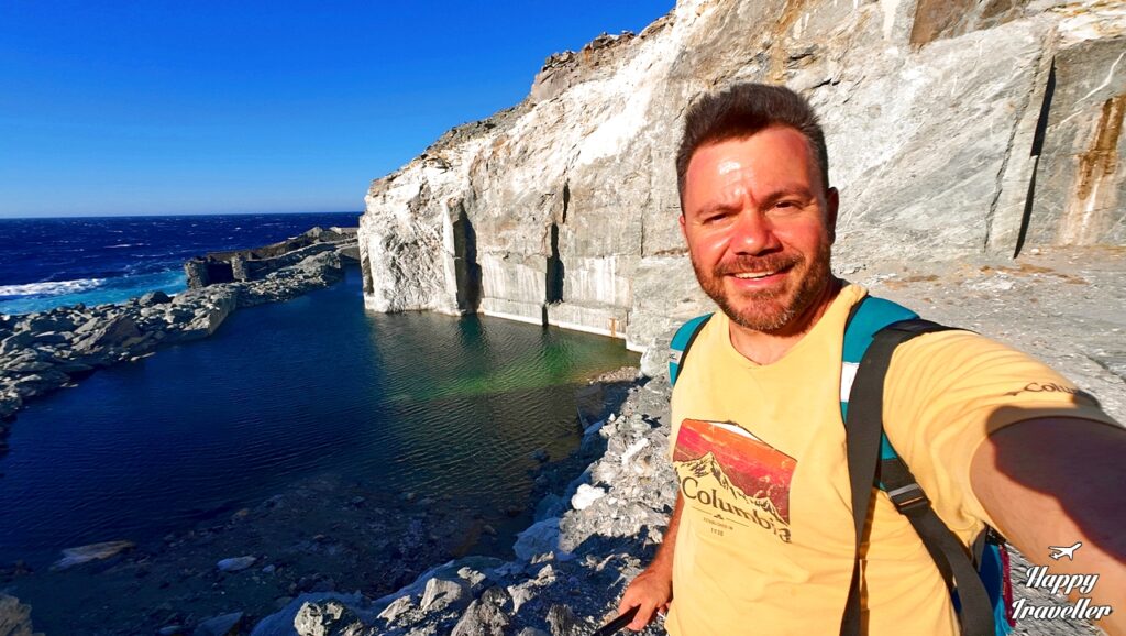 Ο Ευτύχης στο Λατομείο του Κούμελα ένα μέρος μαγικό στην Τήνο. 