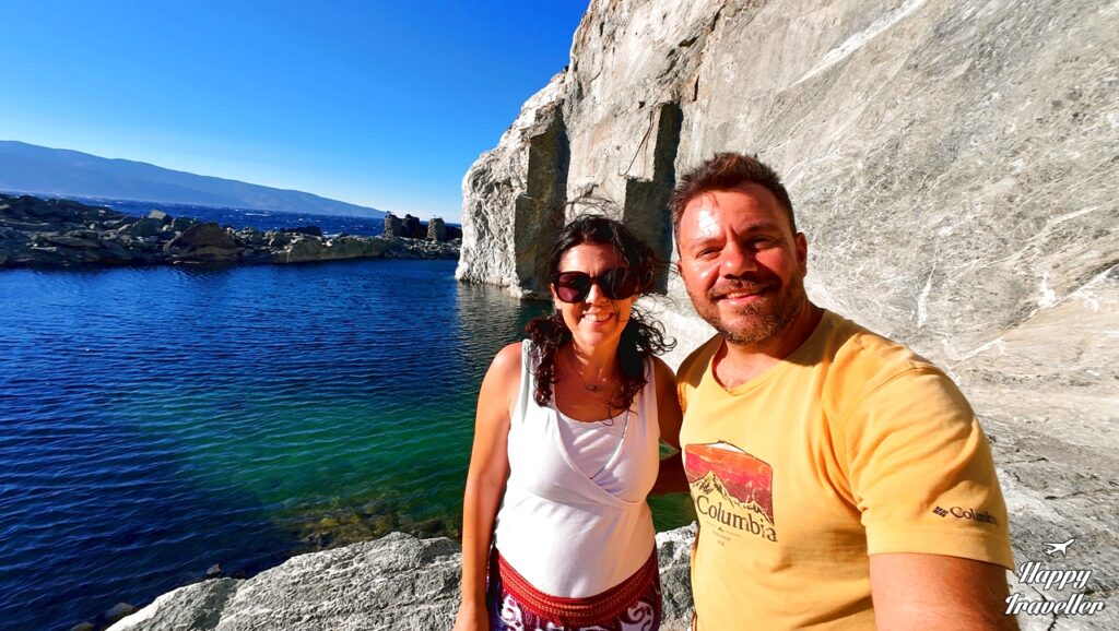 Ο Ευτύχης και η Ηλέκτρα στο Λατομείο του Κούμελα ένα μέρος μαγικό στην Τήνο.