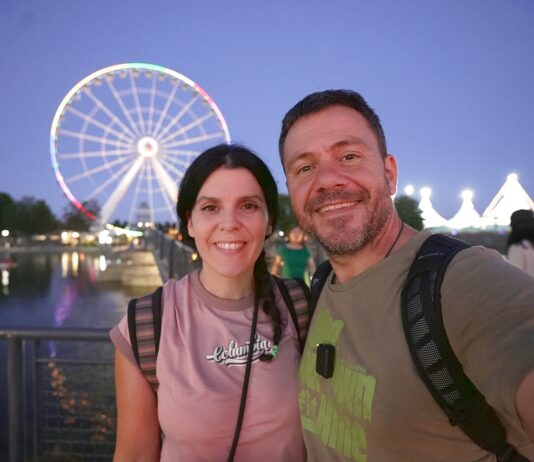 ΚΑΝΑΔΑΣ: Πλήρης ταξιδιωτικός οδηγός 2025 Ο Ευτύχης και η Ηλέκτρα με φόντο την ρόδα του Μοντρεαλ