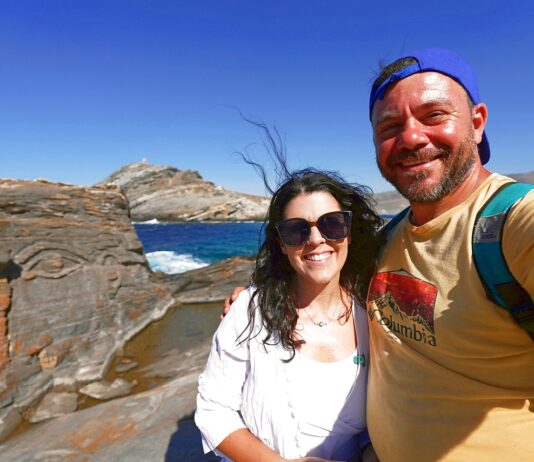 Γιατί ο Πάνορμος είναι από τα πιο ξεχωριστά μέρη της Τήνου Ο Ευτύχης και η Ηλέκτρα στο νησάκι Πλανήτης, Πάνορμος