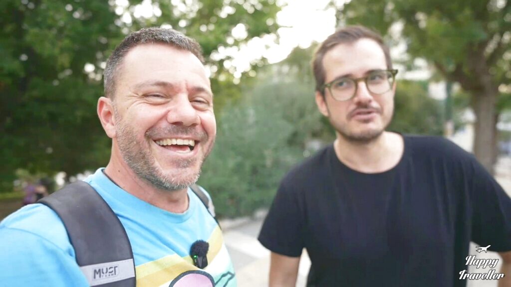 Ο Ευτύχης με τον Θανάση στο κέντρο της πόλης πριν ξεκινήσουν για τους Αμπελόκηπους 