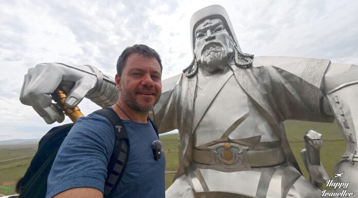 Τα 10 πράγματα που πρέπει να δεις στη Μογγολία O Ευτύχης με το μεγαλύτερο έφιππο άγαλμα του κόσμου , τον Τζένγκις Χαν