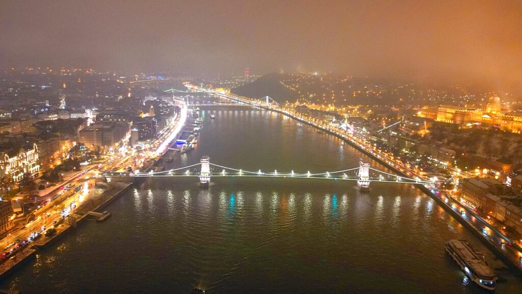 Η Βουδαπέστη προσφέρει έναν σπάνιο συνδυασμό: κλασική ευρωπαϊκή ομορφιά, αυθεντική παράδοση και προσιτό κόστος.