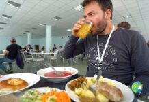 Φαγητό στο Τσερνόμπιλ: Ναι, υπάρχει καντίνα μέσα στη Ζώνη αποκλεισμού, και φάγαμε εκεί! Φαγητό στο Τσερνόμπιλ: Ναι, υπάρχει καντίνα μέσα στη Ζώνη αποκλεισμού, και φάγαμε εκεί!