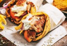 Taste Atlas: Ο ελληνικός γύρος αναδείχθηκε το καλύτερο τυλιχτό στον κόσμο για το 2025