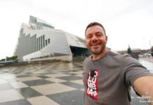 Ο Ευτύχης στην Εθνική Βιβλιοθήκη, ένα από τα πιο επιβλητικά κτίρια της Ρίγας