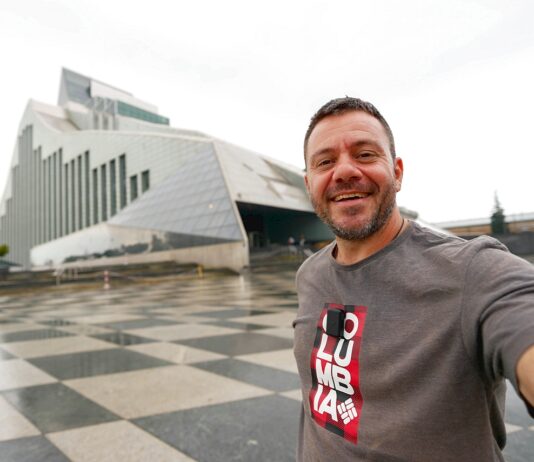 Happy Traveller στη Ρίγα | Επεισόδιο Ο Ευτύχης στην Εθνική Βιβλιοθήκη, ένα από τα πιο επιβλητικά κτίρια της Ρίγας