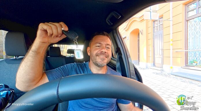 ΡΙΓΑ: Νοίκιασα αμάξι με εφαρμογή, σαν να είναι πατίνι!