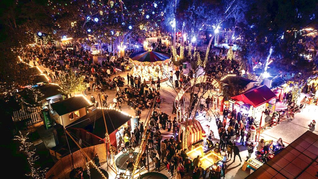 Το δέντρο των Ξωτικών,  Πάτρα πηγή φωτογραφίας: dentroxotikon.gr