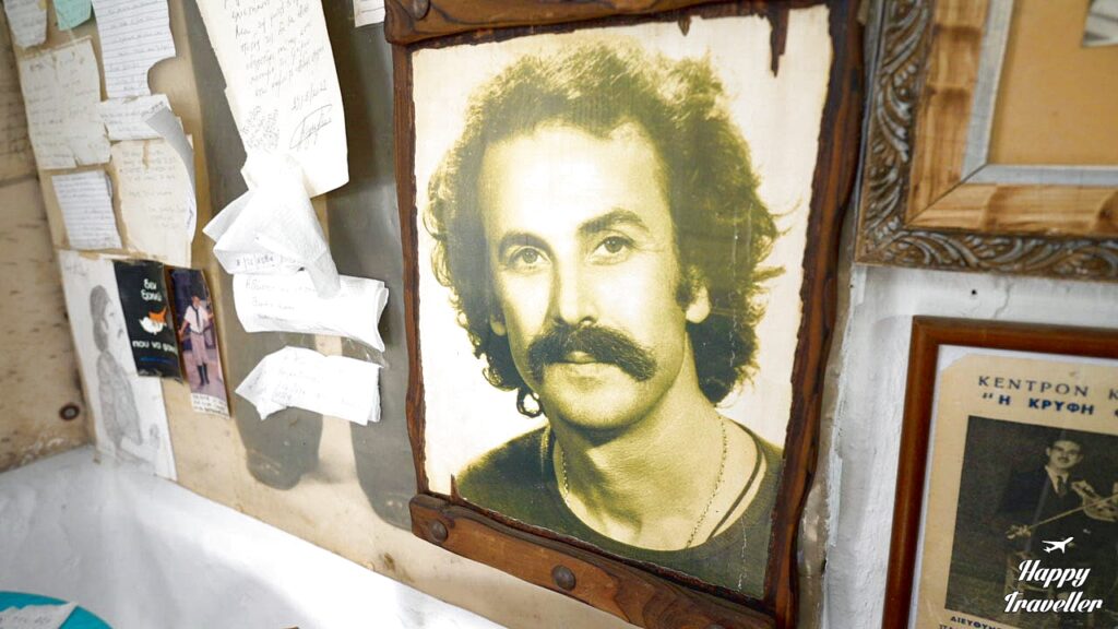 Φωτογραφία του Νίκου Ξυλούρη στο μουσείο του