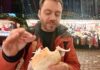 Street food στο Αμβούργο: Ο Ευτύχης δοκιμάζει το Fischbrötchen Street food στο Αμβούργο: Ο Ευτύχης δοκιμάζει το Fischbrötchen