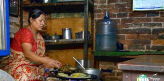 ΙΝΔΙΑ: Δοκιμάζουμε όλα τα περίεργα πράγματα σε αγορά στο Δελχί