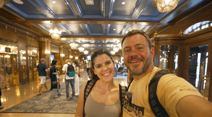 Ο Ευτύχης και η Ηλέκτρα στο Φροντενακ, το πιο φημισμένο ξενοδοχείο της πόλης