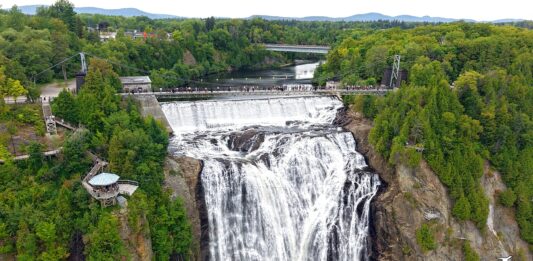 Πανοραμική φωτογραφία από Montmorency Falls