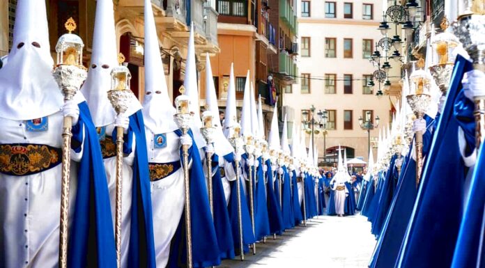Μια από τις πιο εντυπωσιακές πασχαλινές εμπειρίες στην Ευρώπη το Πάσχα είναι το Semana Santa.