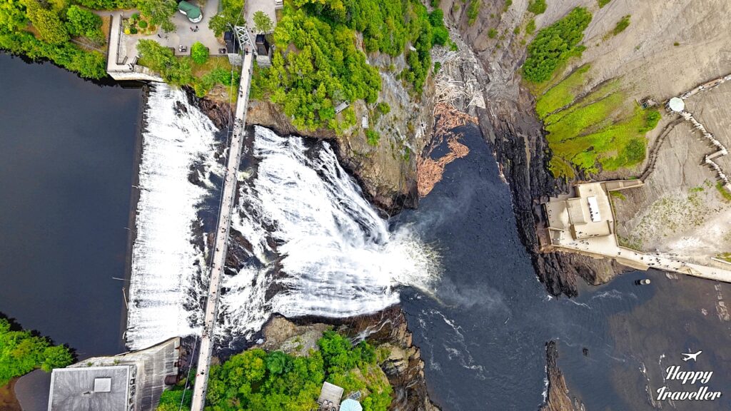 Οι καταρράκτες Montmorency κοντά στο Κεμπέκ 