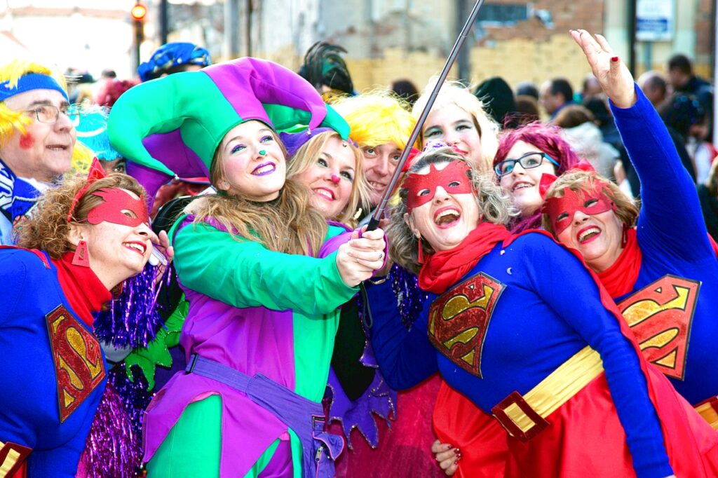 Τσικνοπέμπτη 2026: Top τοποθεσίες και τα έθιμα της Ελλάδας