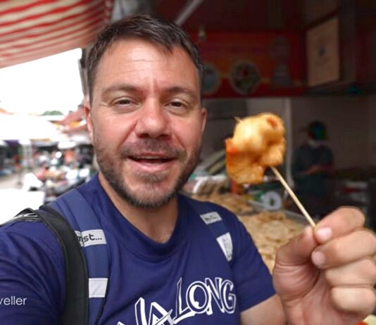 Street food στον Κόλπο Χα Λονγκ: Ο Ευτύχης σε μια από τις πιο ζωντανές αγορές του Βιετνάμ