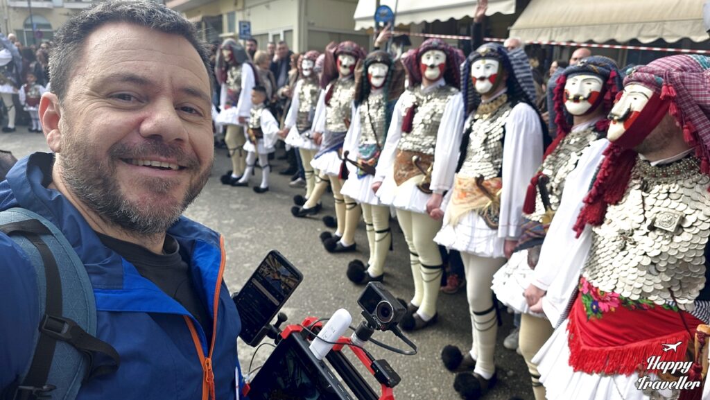 Μπούλες ή Γενίτσαροι και Μπούλες ή Μπούλα είναι παλαιότατο αποκριάτικο έθιμο της Νάουσας Ημαθίας