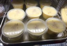 ΝΑΟΥΣΑ: Δοκιμάσαμε τη διάσημη πουτίγκα του Θωμά