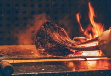 Τσικνοπέμπτη 2026: Top τοποθεσίες και τα έθιμα της Ελλάδας Τσικνοπέμπτη 2026: Top τοποθεσίες και τα έθιμα της Ελλάδας