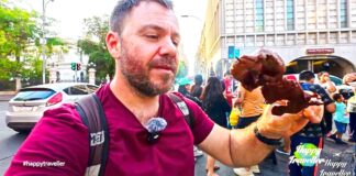 Δοκιμάζουμε Anticuchos (street food) στο Σαντιάγο (ΒΙΝΤΕΟ) Ευτύχης τρώει Anticuchos – street food στο Σαντιάγο