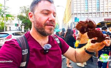 Δοκιμάζουμε Anticuchos (street food) στο Σαντιάγο (ΒΙΝΤΕΟ) Ευτύχης τρώει Anticuchos – street food στο Σαντιάγο