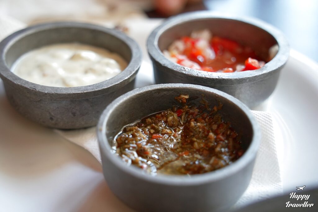 Σαλτσούλες που σερβίρουν μαζί με τα κρεατικά στα αργεντίνικα εστιατόρια 