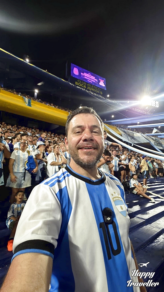 Ο Ευτύχης κατά τη διάρκεια του φιλικού παιχνιδιού στο στάδιο της BOCA JUNIORS.