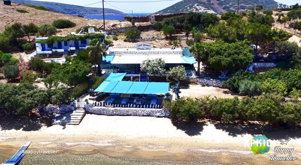 Η μια από τις δύο ταβέρνες του νησιού Μαράθι