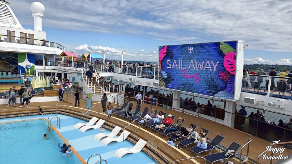 Στο εντυπωσιακό κατάστρωμα του ANTHEM OF THE SEAS