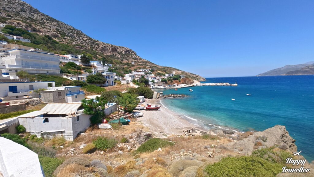 Η παραλία στα Θύμαινα (Φούρνοι Κορσεών)