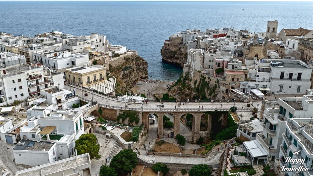 Πολινιάνο α Μάρε από ψηλά