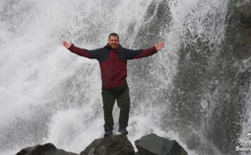 O Ευτύχης σε καταρράκτη στην Αλάσκα