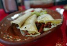 Τα πιο νόστιμα tacos στην Πόλη του Μεξικού, το απόλυτο street food (ΒΙΝΤΕΟ)