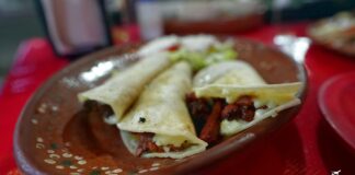 Τα πιο νόστιμα tacos στην Πόλη του Μεξικού, το απόλυτο street food (ΒΙΝΤΕΟ)