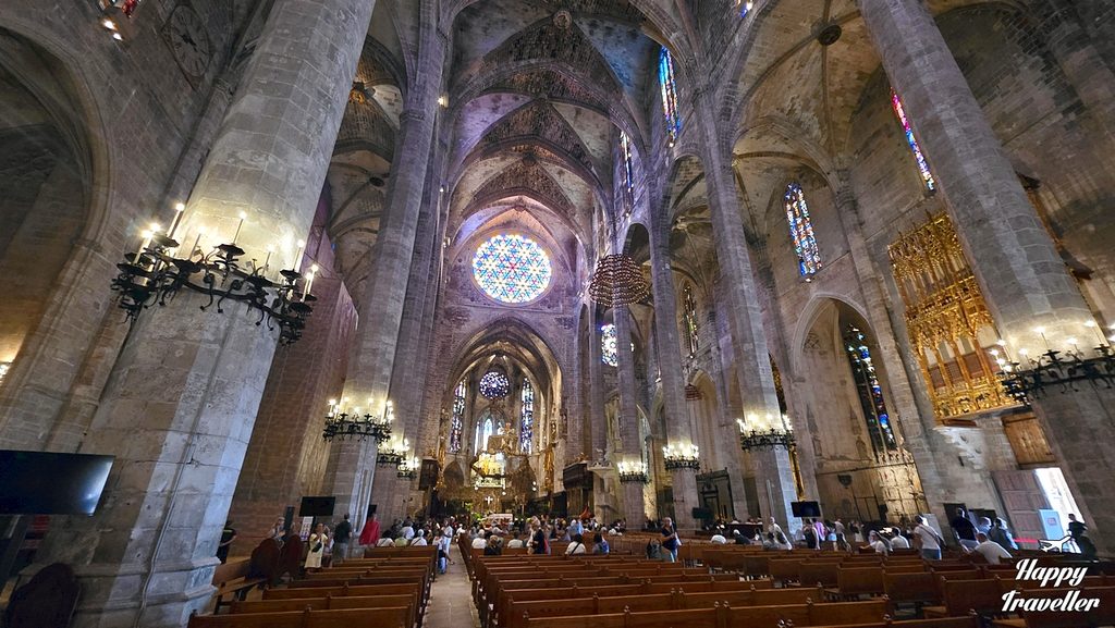 Εσωτερικό του Καθεδρικού La Seu στην Πάλμα ντε Μαγιόρκα.
