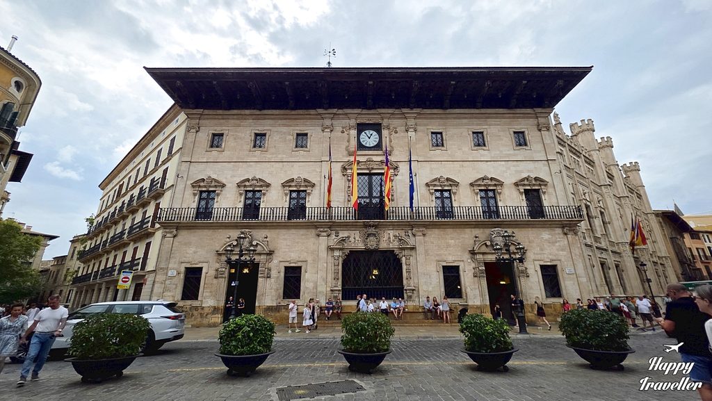 Δημαρχείο της Πάλμα στην Plaça de Cort, στη Μαγιόρκα.