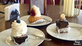 Cafe Capsa: Μια γλυκιά στάση στο Βουκουρέστι
